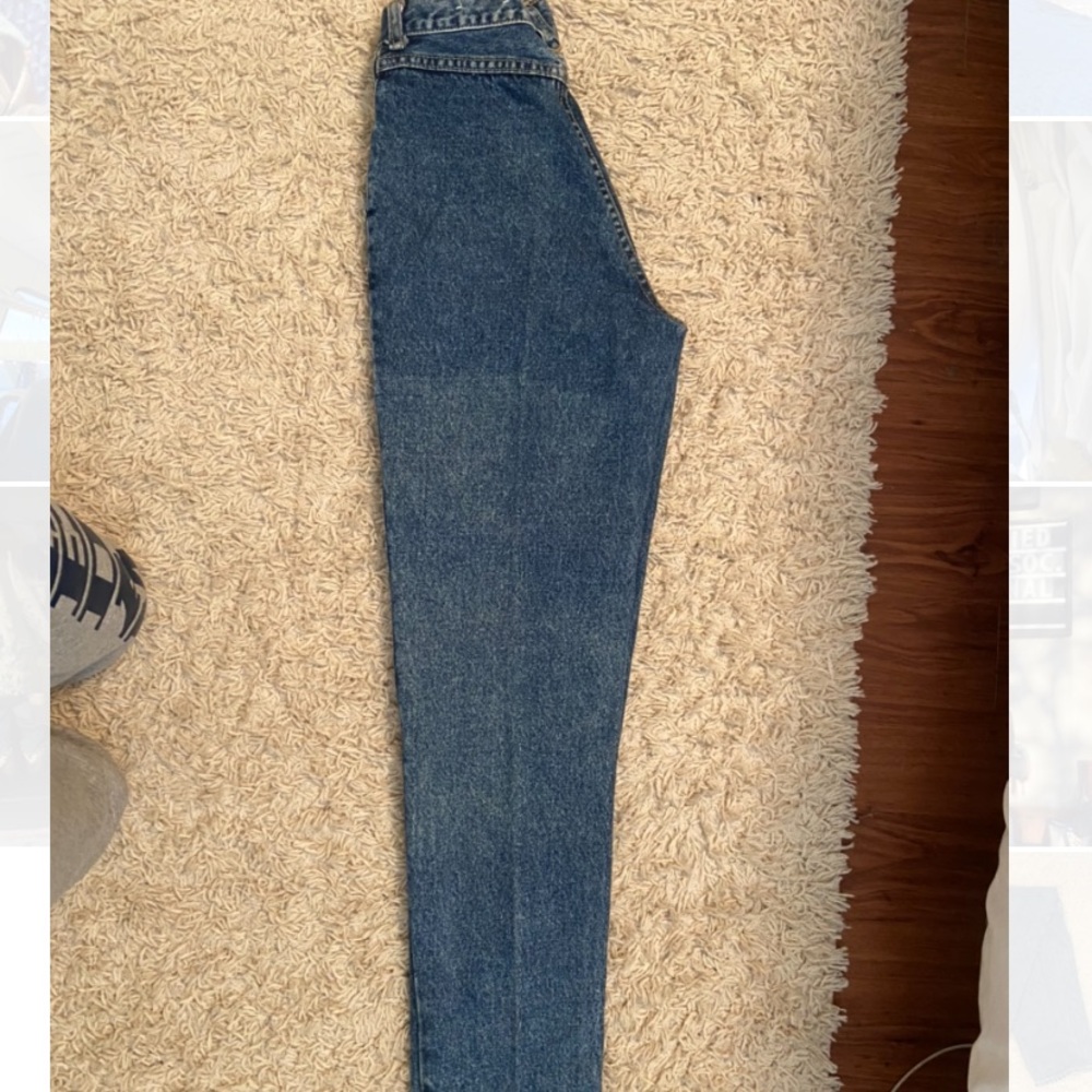 Vintage lawman jeans! 24” waist with a 31” inseam! Like new condition!!